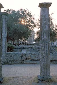 lever de soleil à Olympie © ouebmestre de Scoubidou